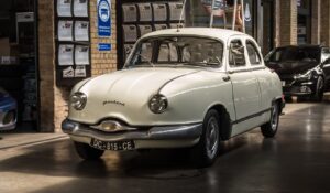 Panhard PL17