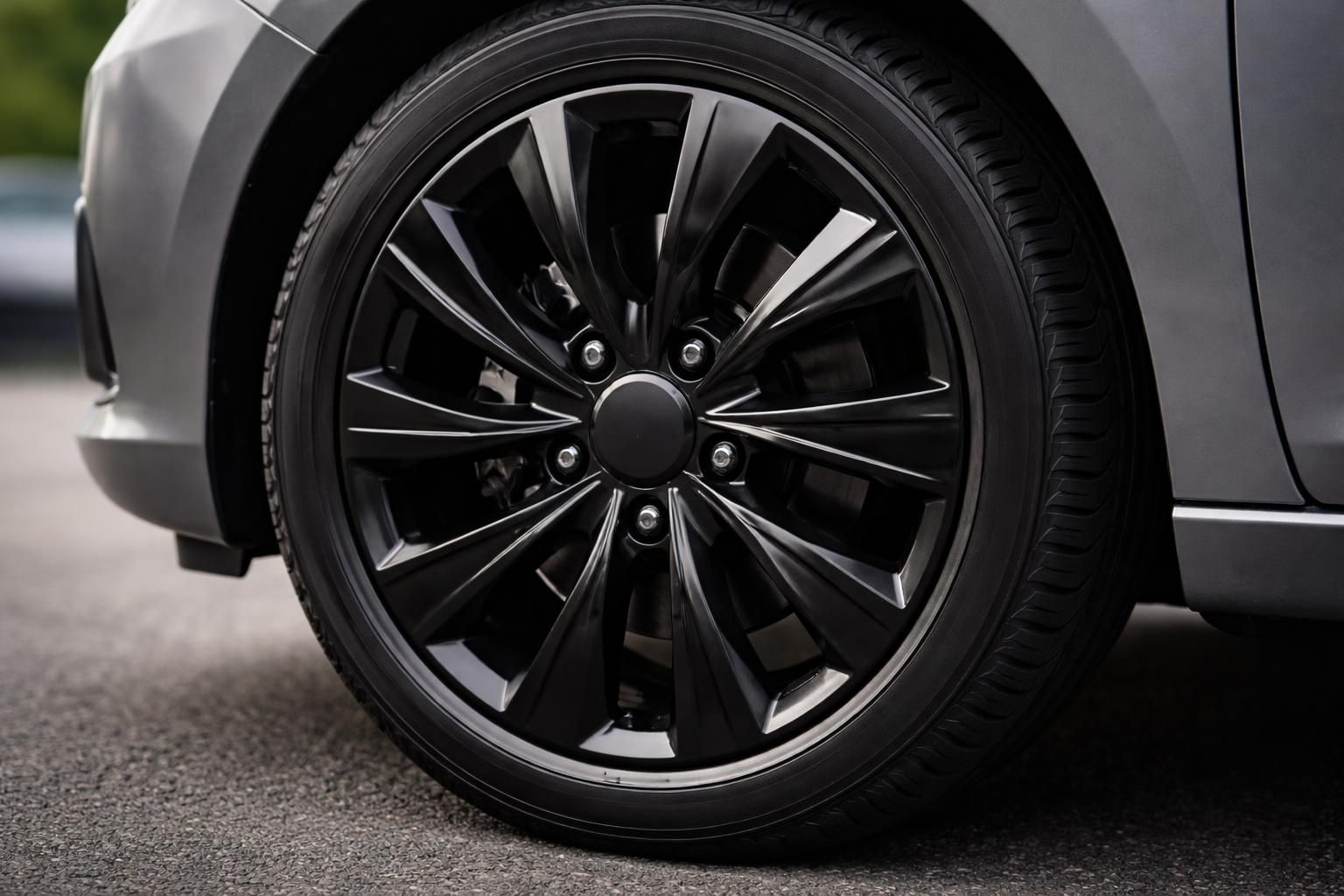 découvrez notre enjoliveur 15 pouces noir, alliant style élégant et protection efficace pour sublimer vos roues avec une touche moderne.